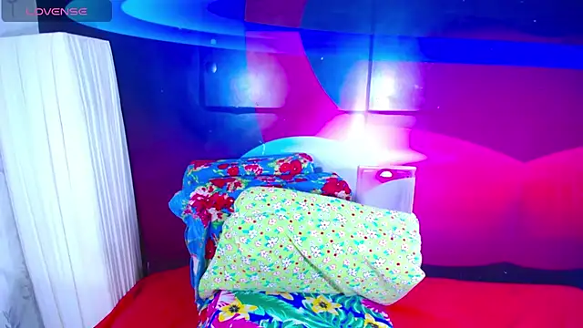 Cristalxxts online show from October 30, 2025, 6:30 pm