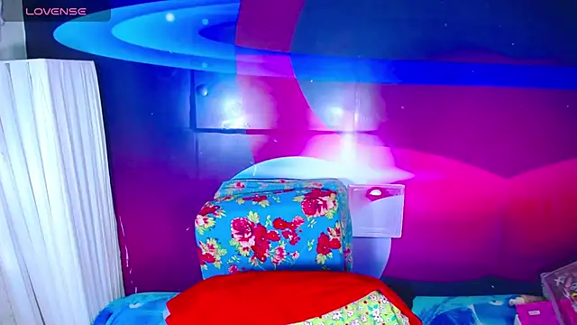 Cristalxxts online show from December 13, 2025, 7:53 pm