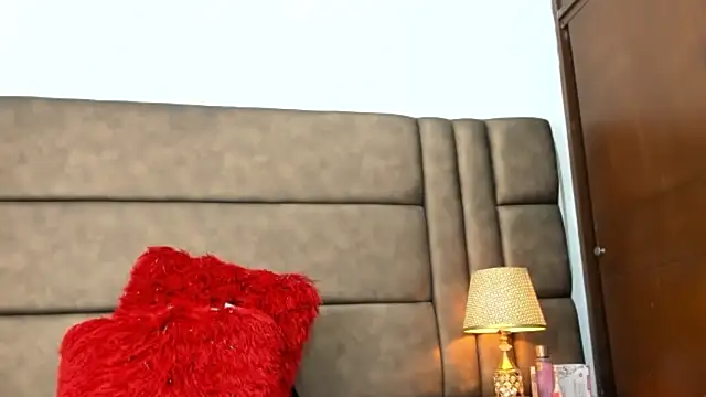 Snapshot of AliciaMiilf chatting on January 28, 2025, 3:36 am AliciaMiilf online show from January 28, 2025, 3:36 am