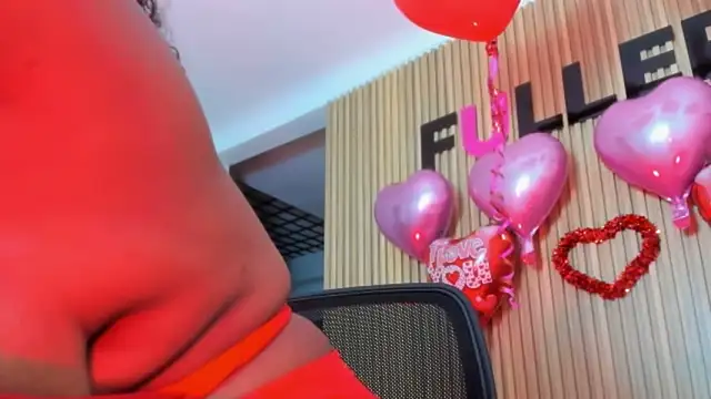 Snapshot of AliciaMiilf chatting on February 14, 2025, 11:31 pm AliciaMiilf online show from February 14, 2025, 11:31 pm