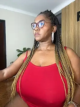 Snapshot of AliciaMiilf chatting on March 16, 2025, 5:47 am AliciaMiilf online show from March 16, 2025, 5:47 am