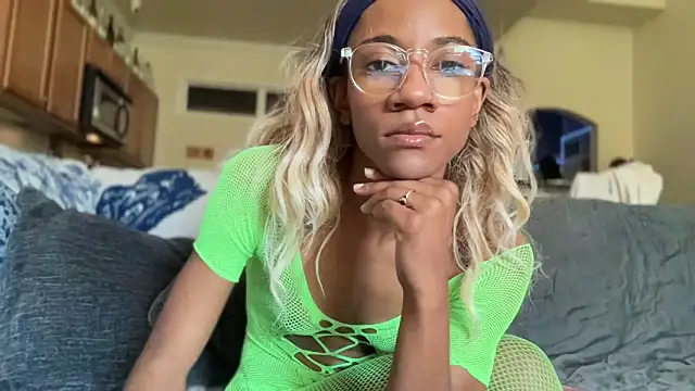 Snapshot of cutiesigh chatting on October 9, 2025, 2:26 pm cutiesigh online show from October 9, 2025, 2:26 pm