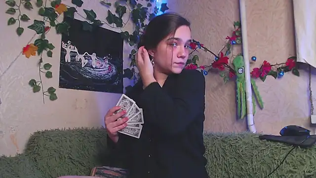 Tiny Witch online show from November 10, 2025, 10:31 pm