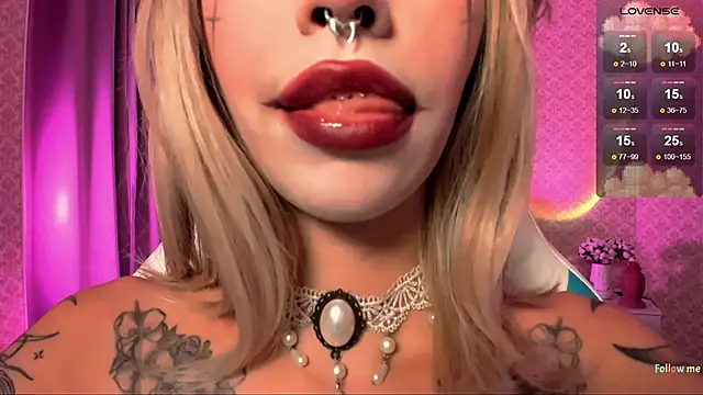 Snapshot of LeylaNoiry chatting on October 12, 2025, 2:38 pm LeylaNoiry online show from October 12, 2025, 2:38 pm