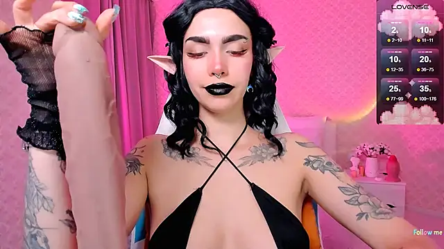 Snapshot of LeylaNoiry chatting on November 9, 2025, 5:22 pm LeylaNoiry online show from November 9, 2025, 5:22 pm