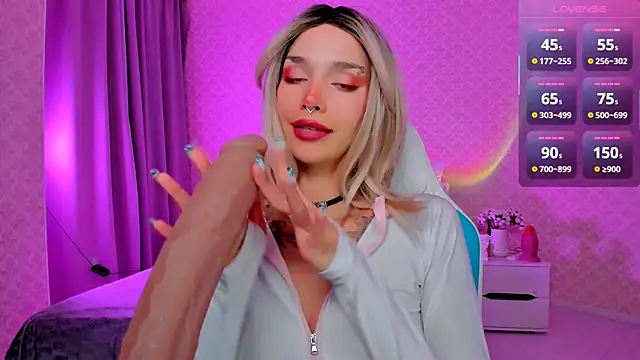 Snapshot of LeylaNoiry chatting on November 23, 2025, 5:24 pm LeylaNoiry online show from November 23, 2025, 5:24 pm