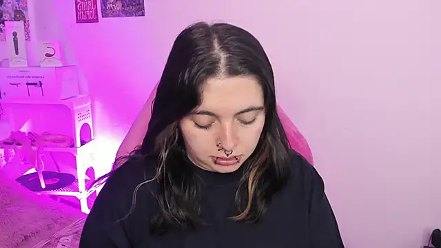 Snapshot of Sachi_Meow chatting on September 20, 2025, 12:28 pm Sachi Meow online show from September 20, 2025, 12:28 pm