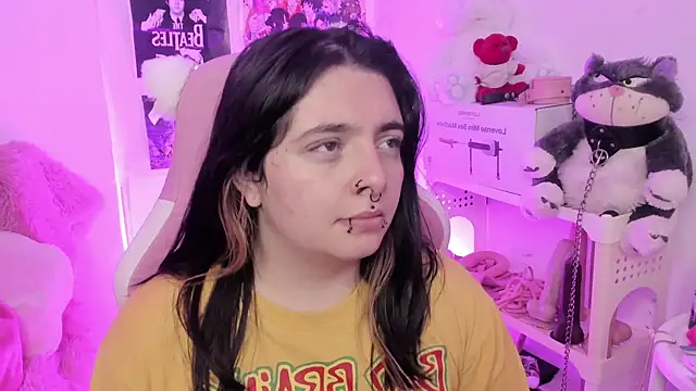 Snapshot of Sachi_Meow chatting on December 14, 2025, 11:48 am Sachi Meow online show from December 14, 2025, 11:48 am