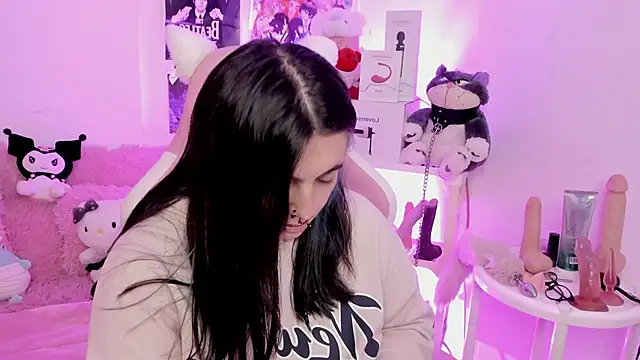 Snapshot of Sachi_Meow chatting on December 21, 2025, 3:30 pm Sachi Meow online show from December 21, 2025, 3:30 pm