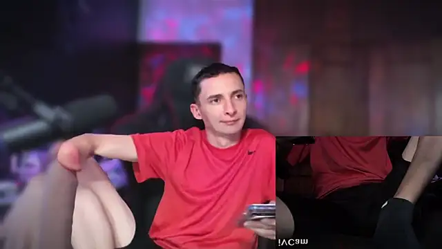 XxEnderxX online show from February 13, 2026, 2:51 am