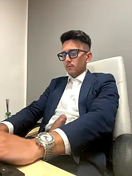 Snapshot of masterboss_ chatting on October 2, 2025, 11:28 am masterboss online show from October 2, 2025, 11:28 am