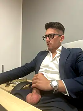 Snapshot of masterboss_ chatting on October 13, 2025, 11:32 am masterboss online show from October 13, 2025, 11:32 am