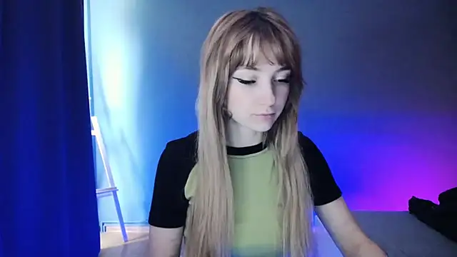 LuciaYoung online show from February 19, 2025, 7:17 am