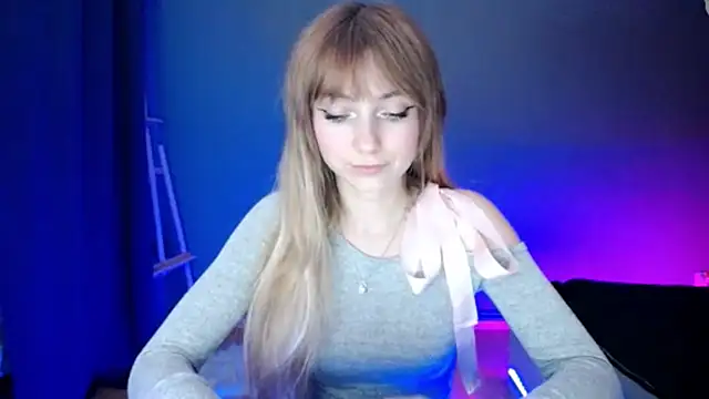 LuciaYoung online show from March 18, 2025, 10:37 pm