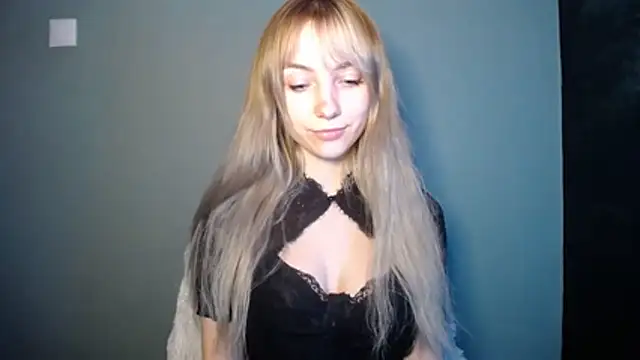 LuciaYoung online show from January 18, 2026, 8:34 pm