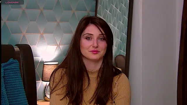 Snapshot of KassieWeins chatting on February 18, 2025, 2:38 am KassieWeins online show from February 18, 2025, 2:38 am