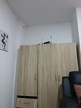 Snapshot of Issa_Km_ chatting on June 14, 2026, 11:40 pm Issa Km online show from June 14, 2026, 11:40 pm