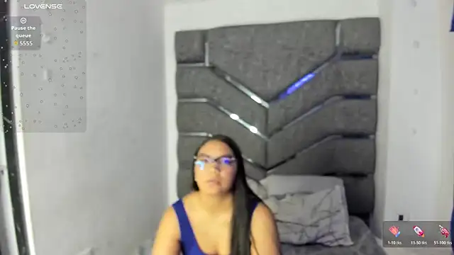 Snapshot of Latinos_couples chatting on August 4, 2026, 3:43 am Latinos couples online show from August 4, 2026, 3:43 am