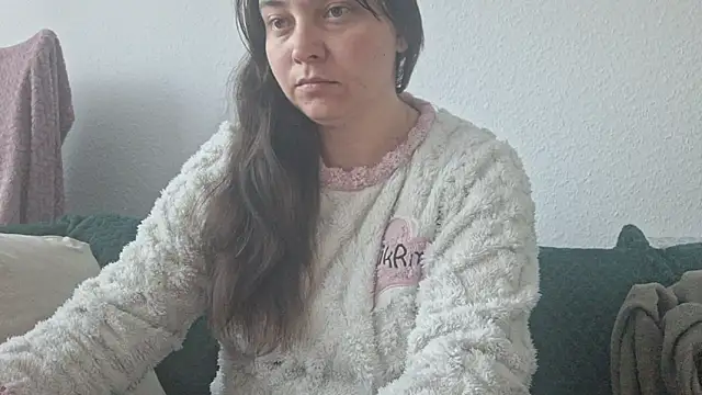 Cyndee Winter online show from October 15, 2025, 7:52 am