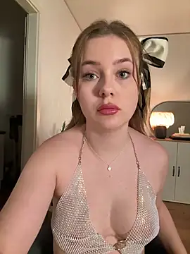 MaribelRiver online show from September 29, 2025, 7:30 pm