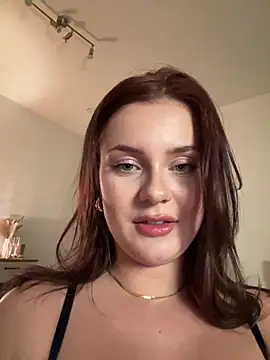 Snapshot of MaribelRiver chatting on May 6, 2026, 8:47 pm MaribelRiver online show from May 6, 2026, 8:47 pm