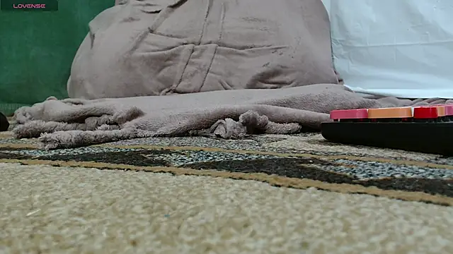 Snapshot of Luckyalice_4u chatting on February 18, 2026, 8:27 pm Luckyalice 4u online show from February 18, 2026, 8:27 pm