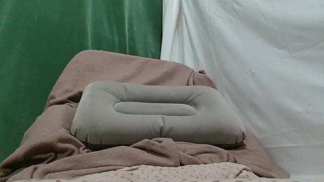 Snapshot of Luckyalice_4u chatting on February 28, 2026, 8:21 pm Luckyalice 4u online show from February 28, 2026, 8:21 pm