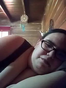 gatitabuena-90 online show from April 18, 2026, 11:14 am