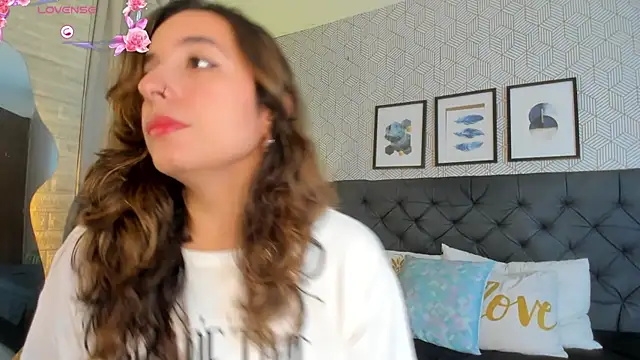 emma  smith1 online show from March 12, 2025, 12:36 pm