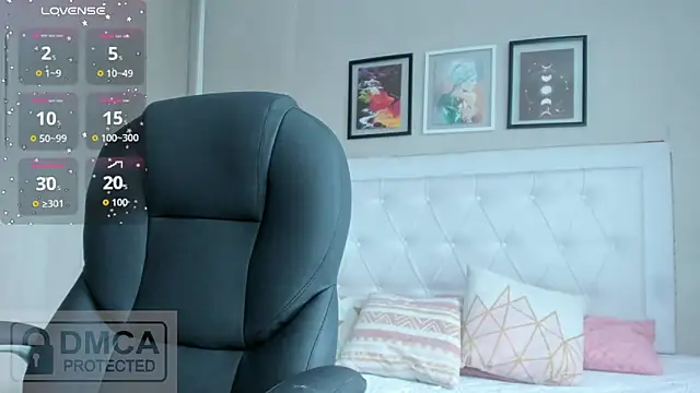 emma  smith1 online show from April 6, 2026, 12:17 pm