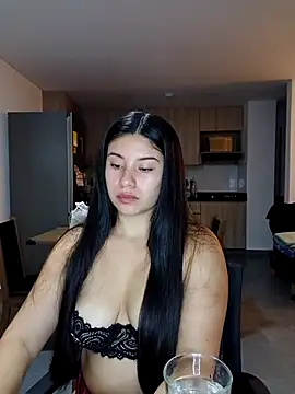 tara20  online show from October 4, 2025, 5:38 am