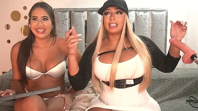 charlottelover21 online show from December 15, 2024, 12:51 am