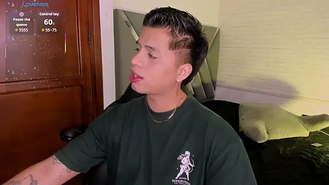 Niicky1  online show from December 21, 2025, 3:19 pm