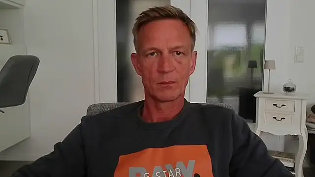 dirks71 online show from June 15, 2026, 1:57 pm