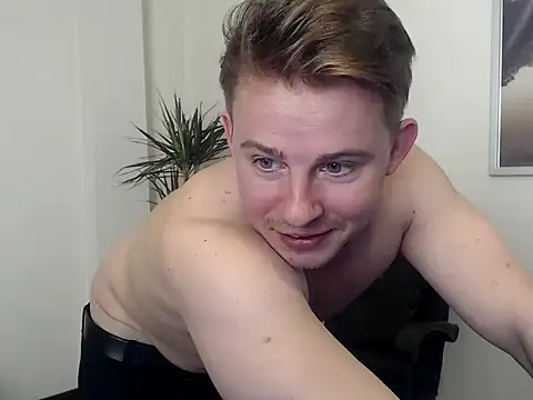 LandonYork online show from April 28, 2026, 2:44 pm