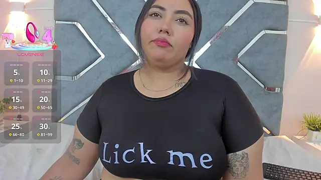 LucciaPorter online show from October 9, 2025, 10:19 pm