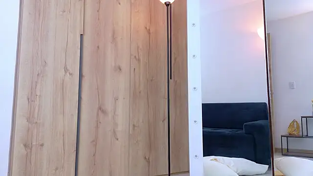 Sofhia cruz online show from September 18, 2025, 7:49 pm