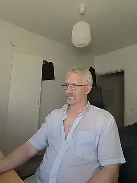Snapshot of tom-swede chatting on June 6, 2026, 11:09 pm tom-swede online show from June 6, 2026, 11:09 pm