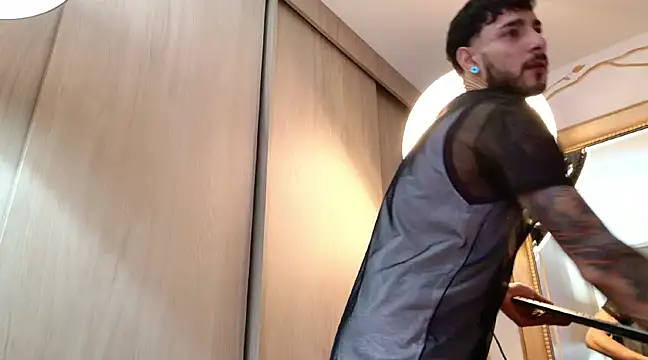 Snapshot of enzo_herrera01 chatting on February 27, 2025, 5:45 am enzo herrera01 online show from February 27, 2025, 5:45 am