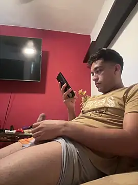 Magicerosxx69 online show from March 16, 2026, 3:49 pm