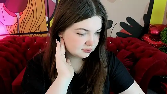 RosieMoons online show from April 15, 2026, 7:43 pm