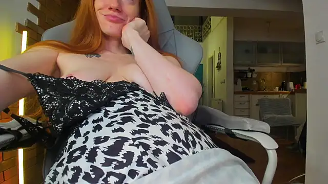 Aliceginger99 online show from January 12, 2026, 7:30 pm