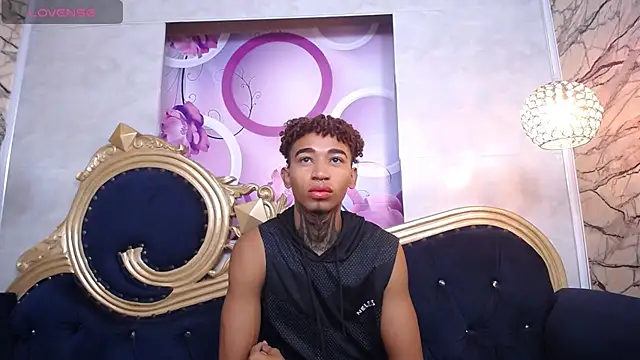 sexy blacks  online show from January 23, 2025, 11:26 am