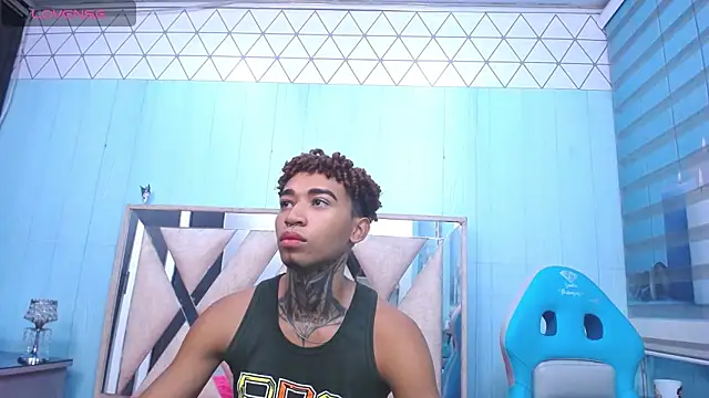 sexy blacks  online show from January 24, 2025, 11:26 am