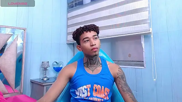 sexy blacks  online show from September 10, 2025, 11:43 am