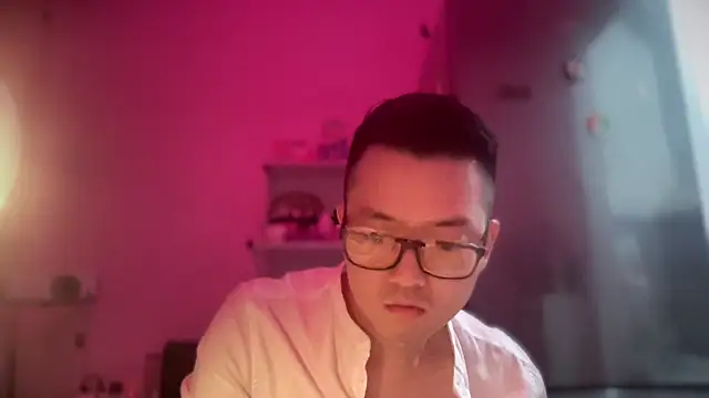 wangjian2324 online show from February 8, 2025, 12:28 pm