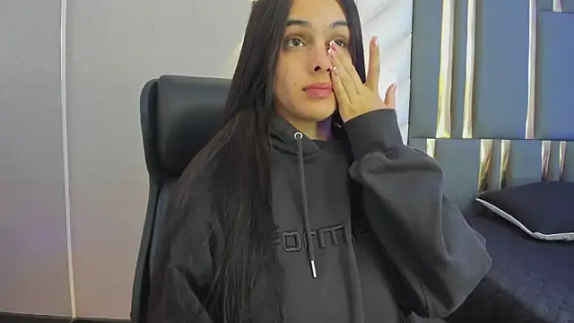 ChloeHarper  online show from May 29, 2026, 11:52 am