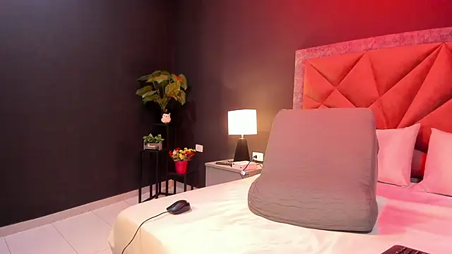 mia milff online show from January 6, 2026, 7:17 pm