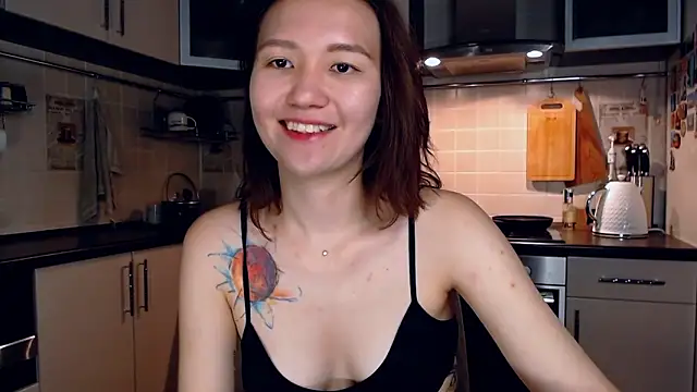 Kelly Yon online show from September 15, 2025, 9:04 pm