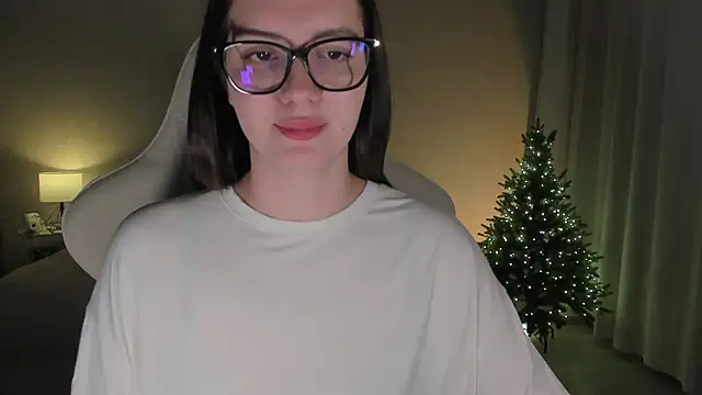 Sonia moon  online show from December 28, 2024, 4:19 am